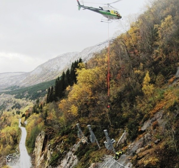 montering_med_helikopter_20101016_2048298783-e1421759894398